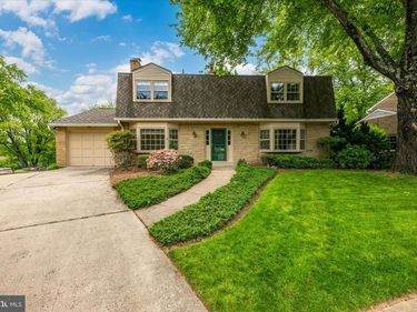2537 N WAKEFIELD STREET, ARLINGTON, VA 22207