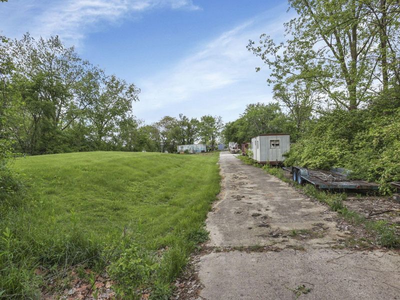 1955 Florine Drive, Grove City, OH 43123 Photo 3