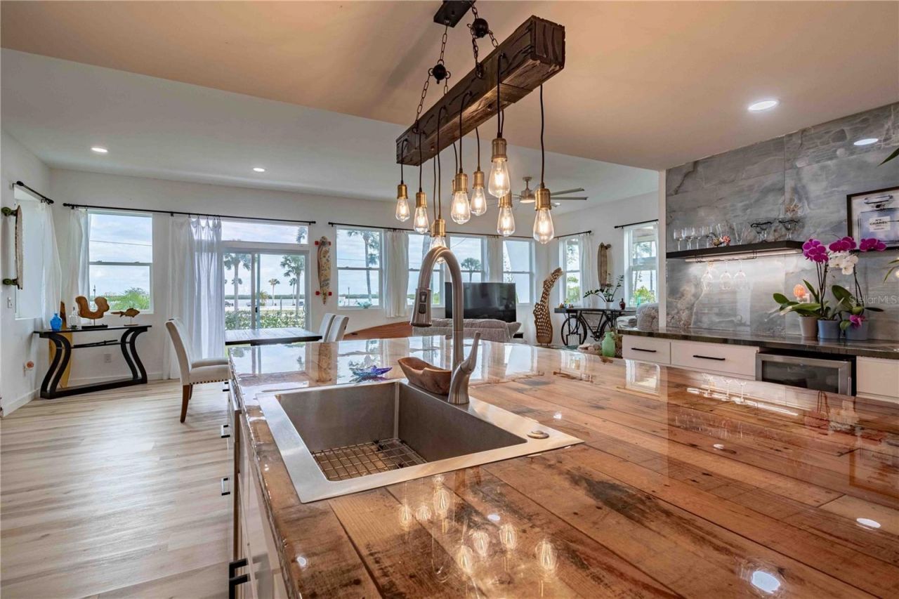 500 S Riverside Drive, Edgewater, FL 32132 Photo