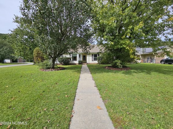 218 Foxwood Court, Jacksonville, NC 28540