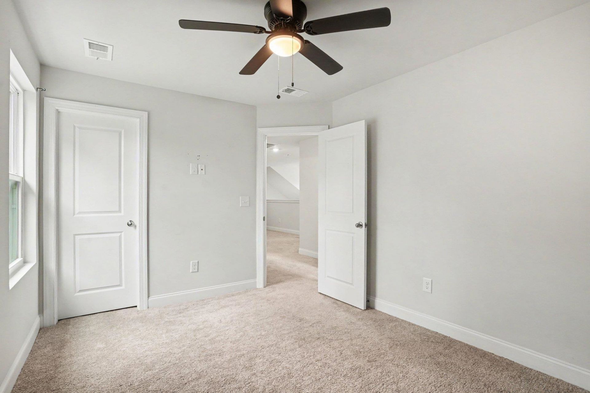 2449 Campton Loop Photo 28