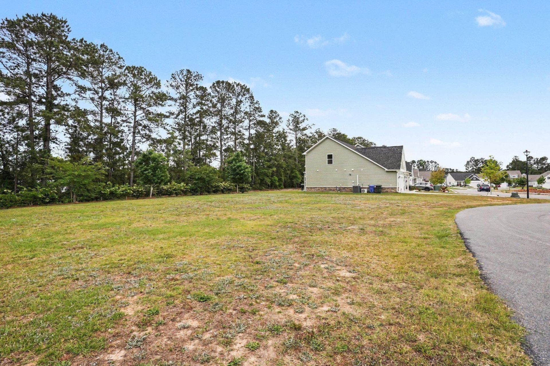 2449 Campton Loop Photo 37