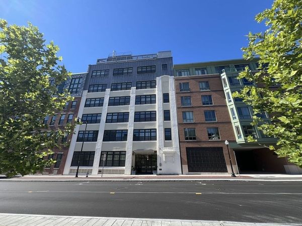150 Cambridge St, Unit 211, Cambridge, MA 02141