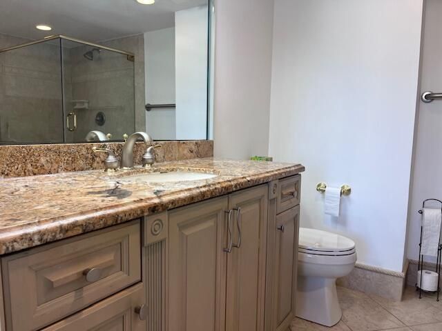 4200 N Ocean Drive, Unit 2-405, Singer Island, FL 33404 Photo