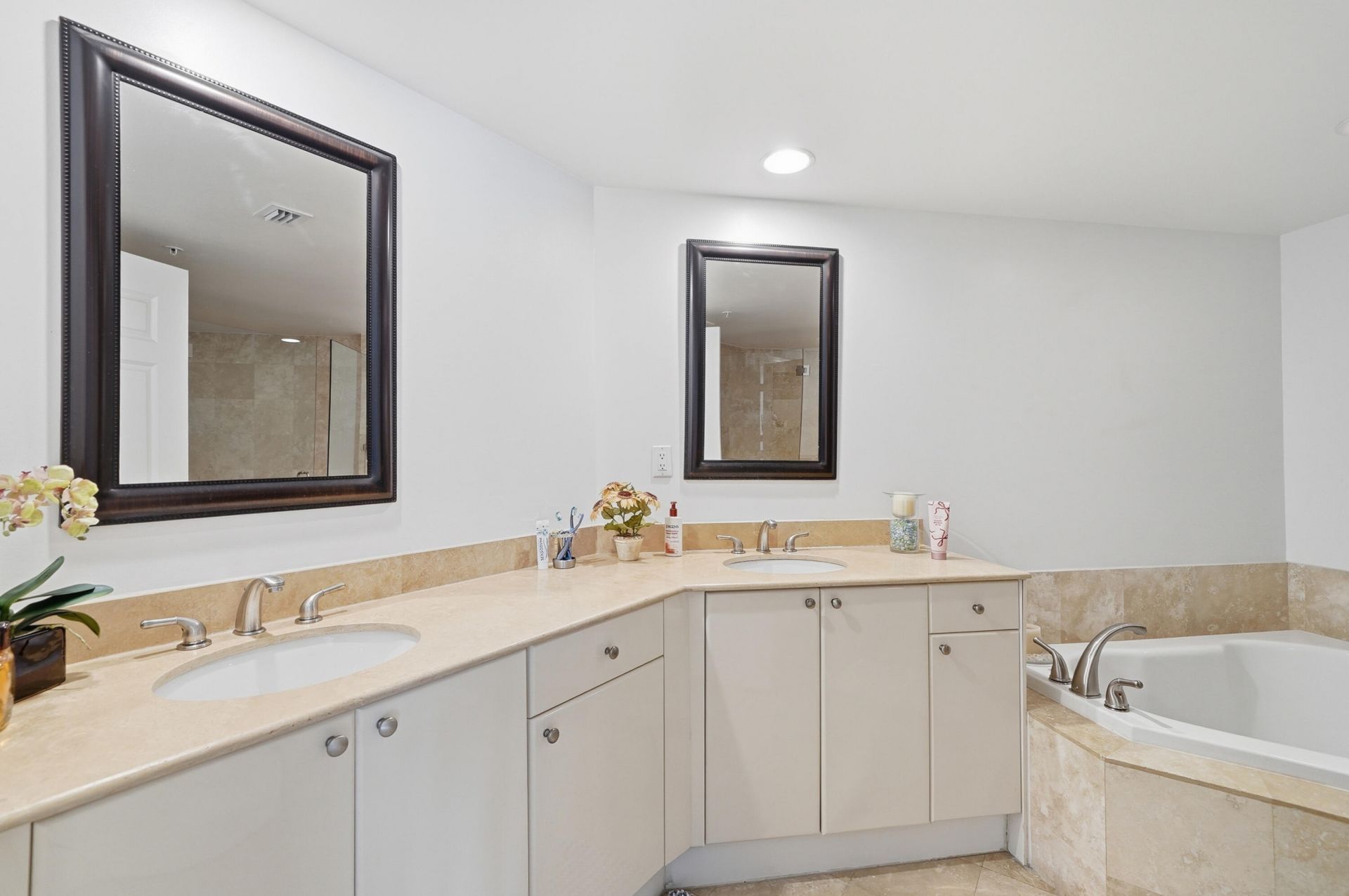 1755 E Hallandale Beach Boulevard, Unit 207e, Hallandale Beach, FL 33009 Photo