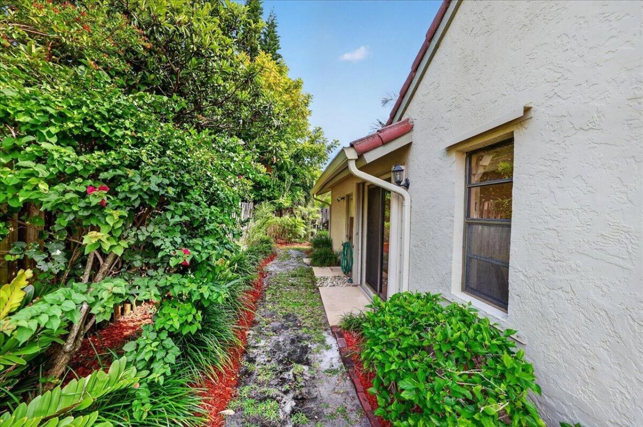 1235 NW 21st Terrace, Delray Beach, FL 33445 Photo