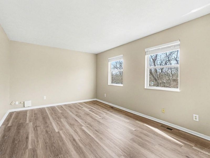 939 Venetian Terrace, Cincinnati, OH 45224 Photo 10