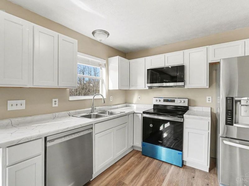 939 Venetian Terrace, Cincinnati, OH 45224 Photo 14