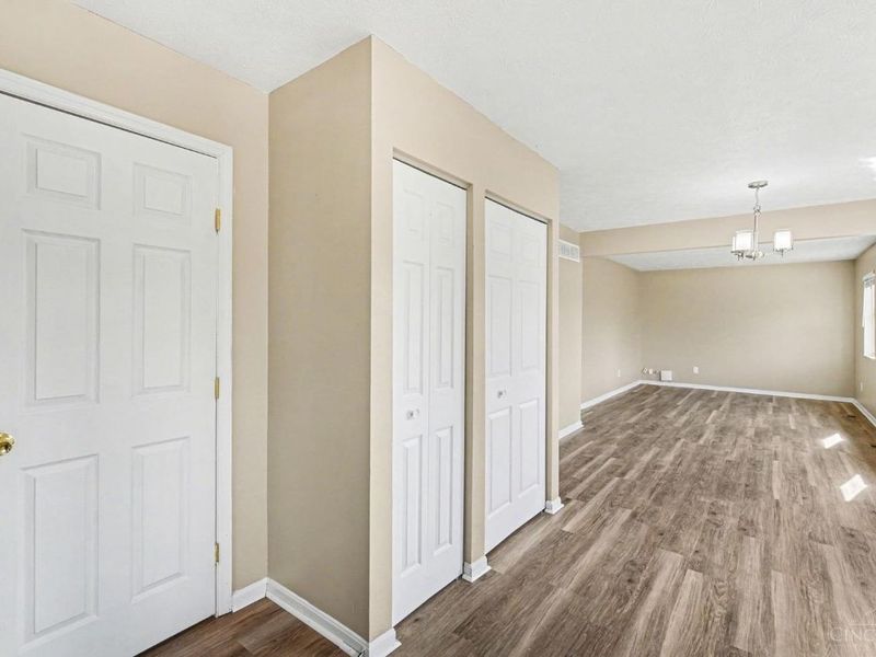 939 Venetian Terrace, Cincinnati, OH 45224 Photo 16
