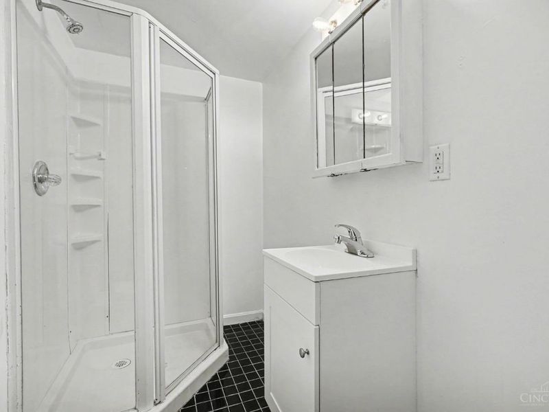 939 Venetian Terrace, Cincinnati, OH 45224 Photo 31
