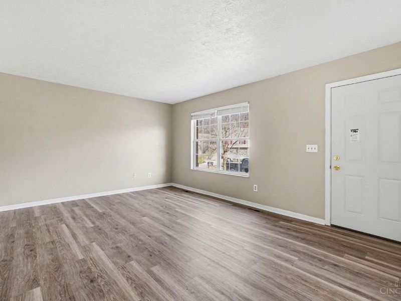 939 Venetian Terrace, Cincinnati, OH 45224 Photo 5