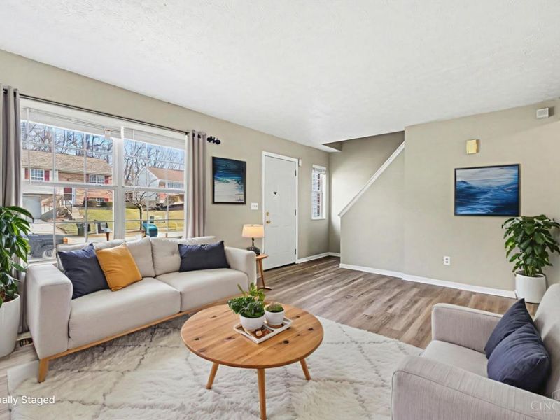 939 Venetian Terrace, Cincinnati, OH 45224 Photo 6