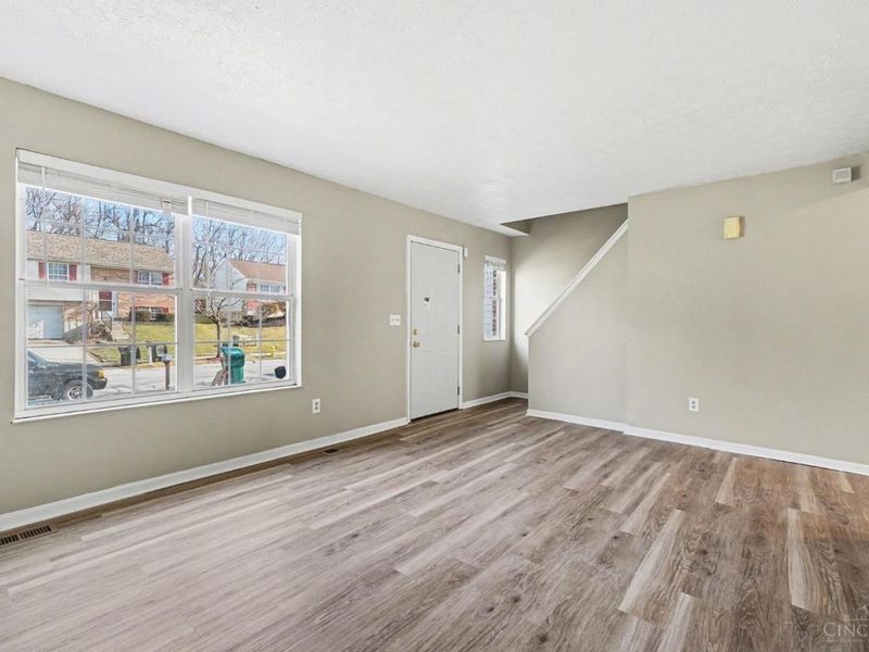 939 Venetian Terrace, Cincinnati, OH 45224 Photo 7