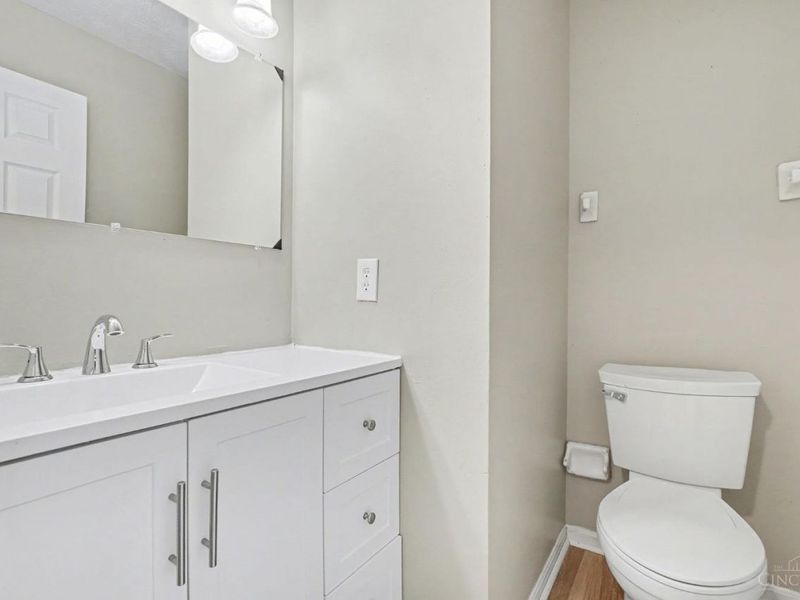 939 Venetian Terrace, Cincinnati, OH 45224 Photo 9