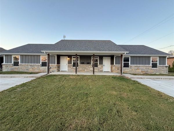 108 W Adams Street, Itasca, TX 76055
