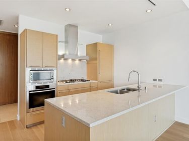 2900 Mckinnon Street, Unit 406, Dallas, TX 75201