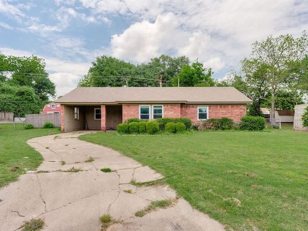 5316 Cahill Oval Street, River Oaks, TX 76114