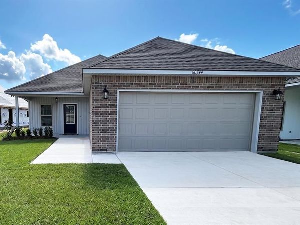 60844 Fairfax Drive, Lacombe, LA 70445