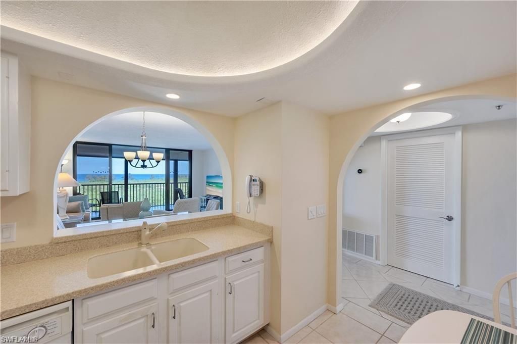 17 Bluebill Ave , Unit 904, Naples, FL 34108 Photo