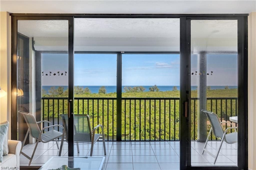 17 Bluebill Ave , Unit 904, Naples, FL 34108 Photo