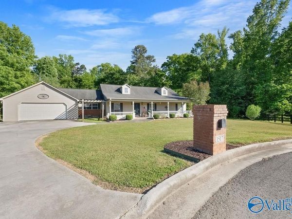 1517 Summerchase Lane, Albertville, AL 35951