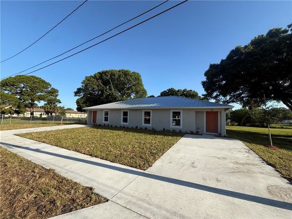 2710 Avenue E, Fort Pierce, FL 34947