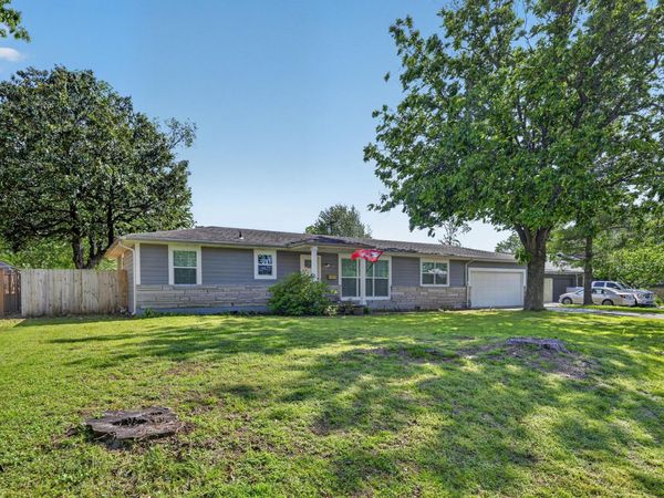 320 E Plaza Drive, Joplin, MO 64804