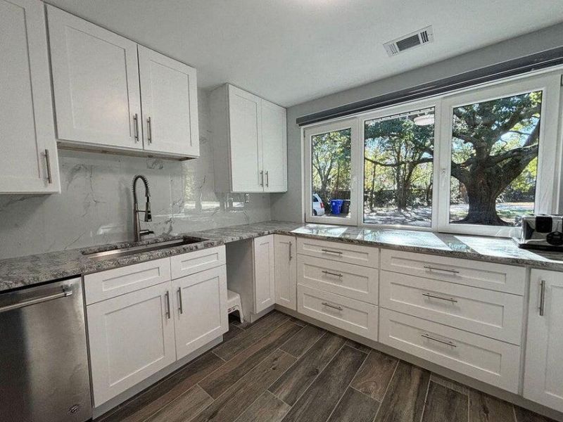 1520 Lorenzo Street Photo 4