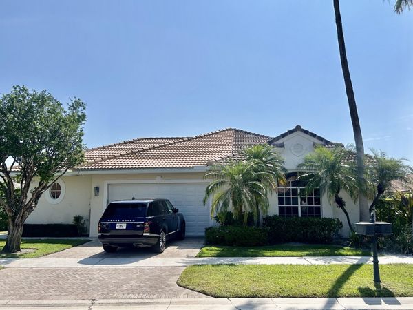 2921 Twin Oaks Way, Wellington, FL 33414