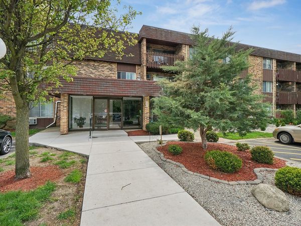 940 E Old Willow Road , Unit 307, Prospect Heights, IL 60070