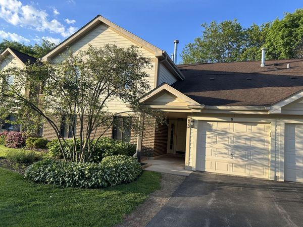 823 E Coach Road, Unit 5, Palatine, IL 60074