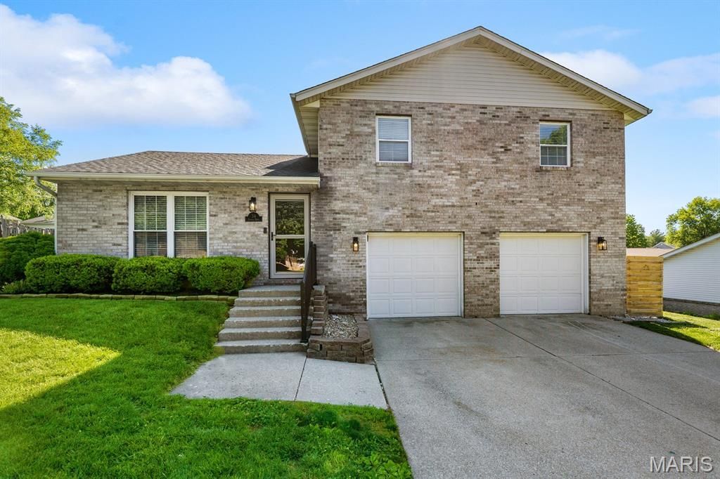 34 Ramona Drive, Shiloh, IL 62221 Main Photo