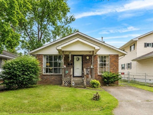 2009 Wilson Avenue, St Albans, WV 25177