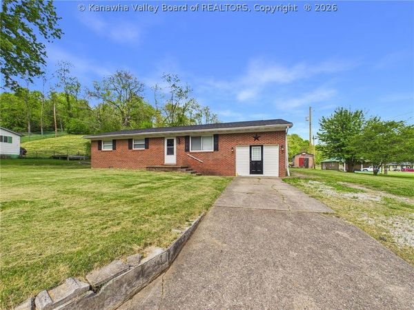5392 Newcomb Creek Road, Huntington, WV 25704