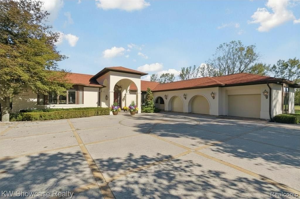 9109 N Territorial Road, Salem Township, MI 48170 Main Photo