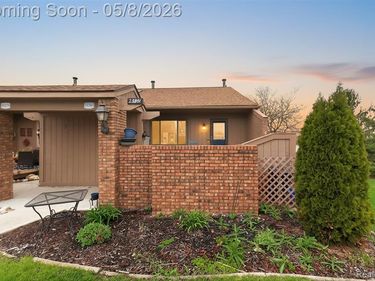 25381 Potomac Drive, South Lyon, MI 48178