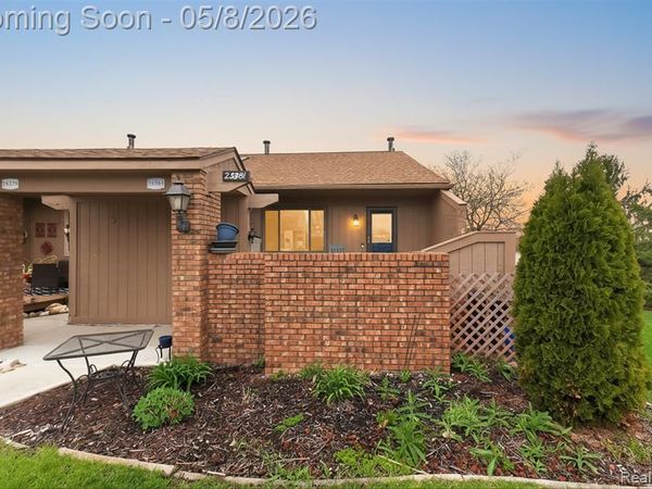 25381 Potomac Drive, South Lyon, MI 48178