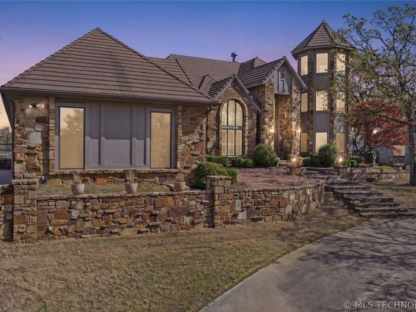 4825 W Oak Leaf Drive , Tulsa, OK 74132