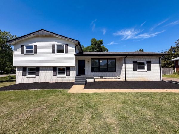 105 Ivy Dr , Hendersonville, TN 37075