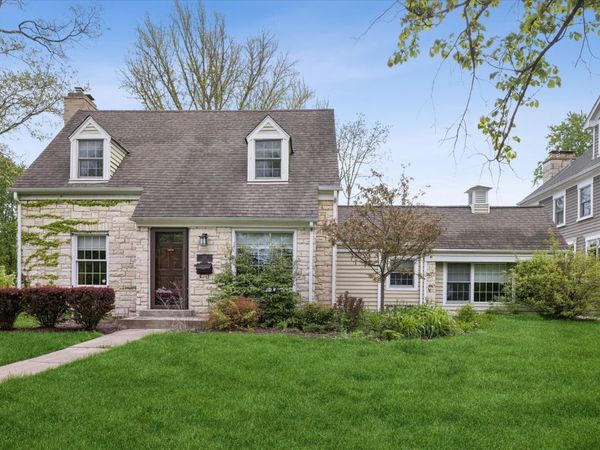 233 S Prospect Avenue , Clarendon Hills, IL 60514