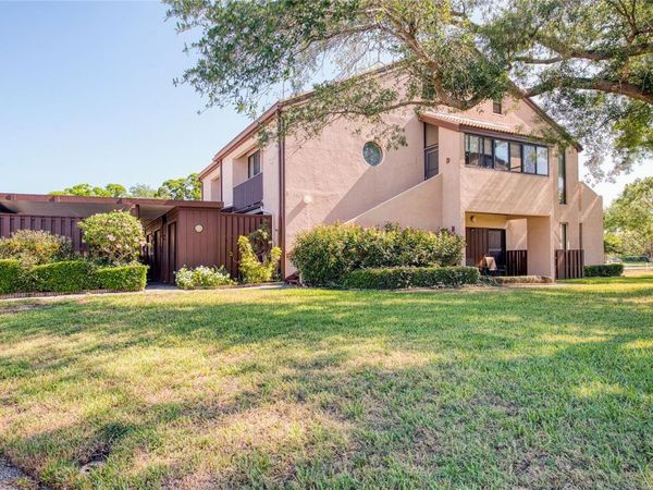 6305 PELICAN CREEK CROSSING , Unit D, ST PETERSBURG, FL 33707