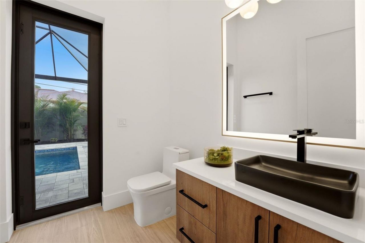 2727 Waldemere Street, Sarasota, FL 34239 Photo
