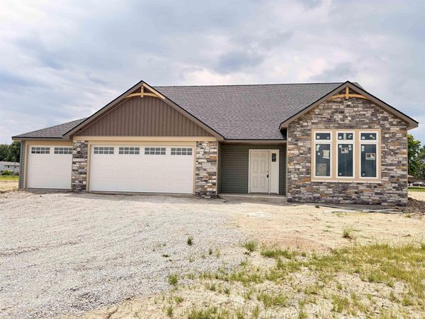 5035 CHICKADEE Drive, Woodburn, IN 46797