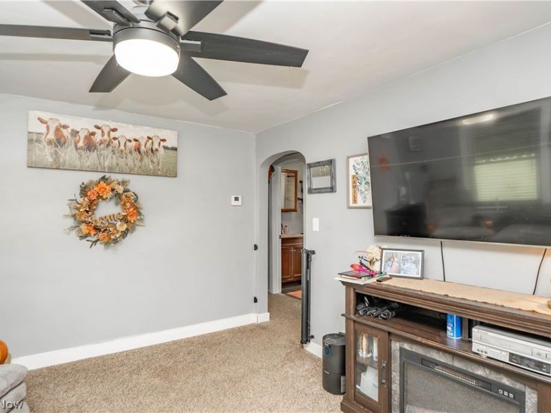 462 Fenton Avenue NE, Canton, OH 44704 Photo 5