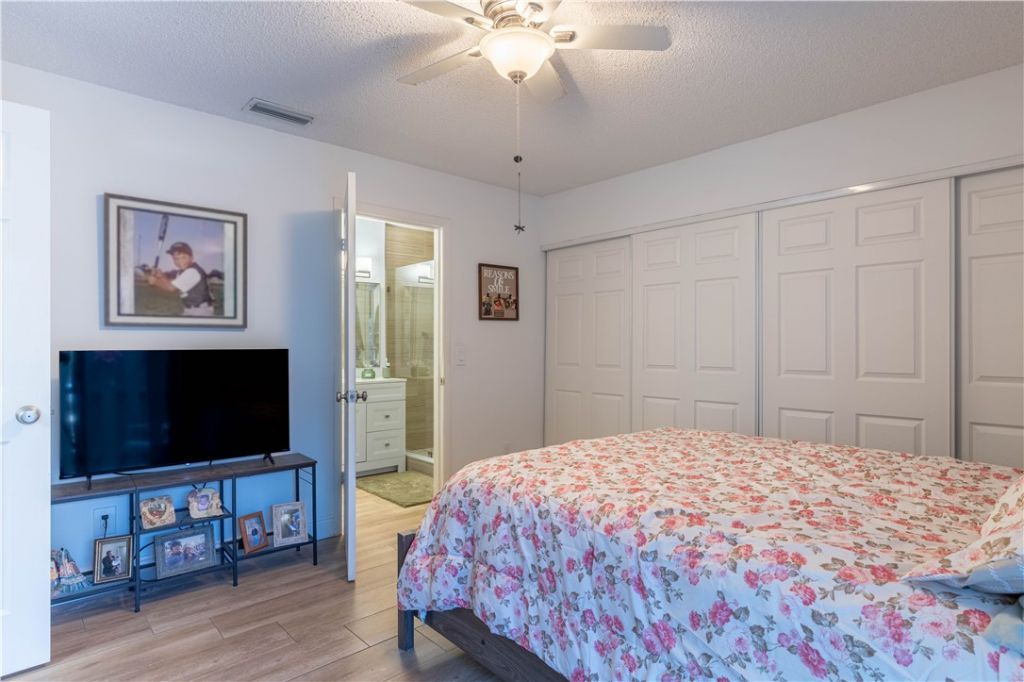 1172 Breezy Way, Unit 5D, Sebastian, FL 32958 Photo