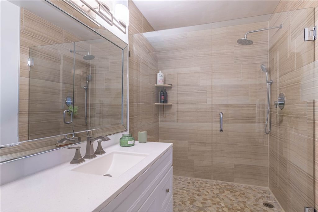 1172 Breezy Way, Unit 5D, Sebastian, FL 32958 Photo