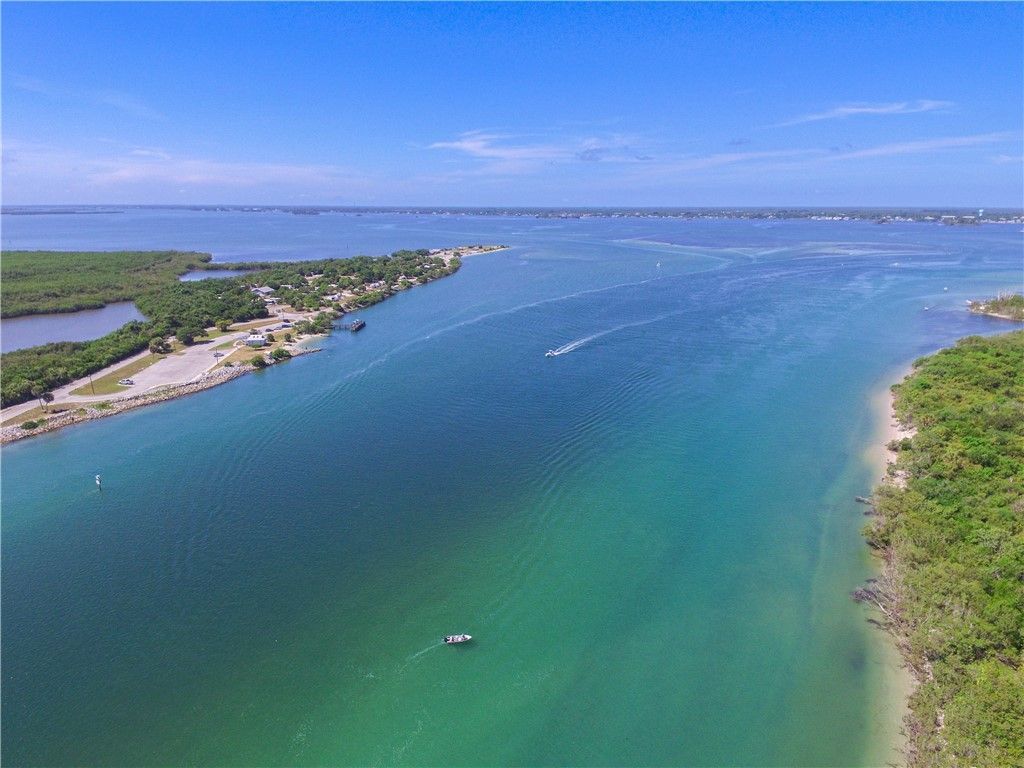 1172 Breezy Way, Unit 5D, Sebastian, FL 32958 Photo
