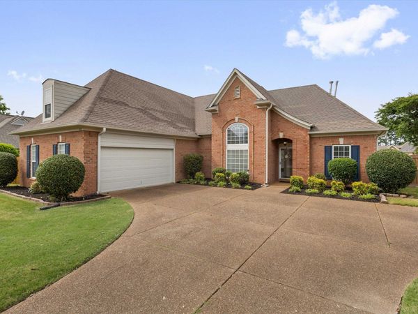 452 GLENOGLE LN, Collierville, TN 38017