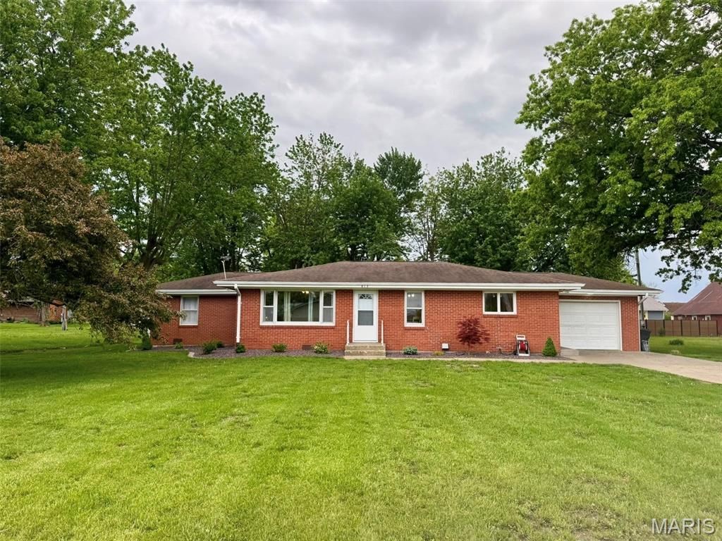 813 E Cleveland Street , Monroe City, MO 63456 Main Photo
