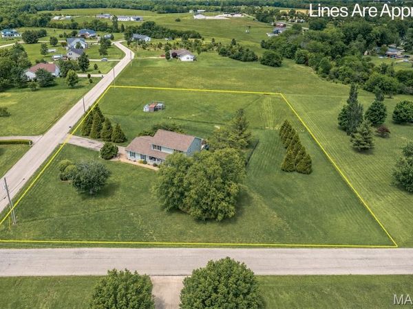 301 Ridgewood Court, Farmington, MO 63640